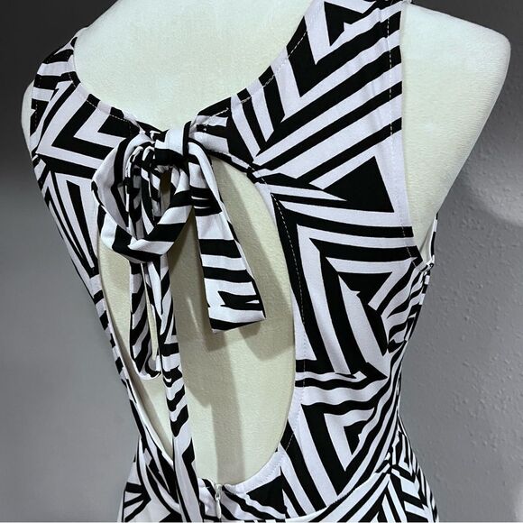 Banana USA vintage geometric print mini dress with open back details - Picture 8 of 16